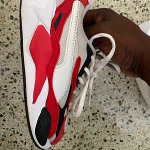 Kids used puma size 1